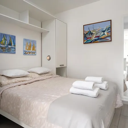 Apartment Markov Rabac