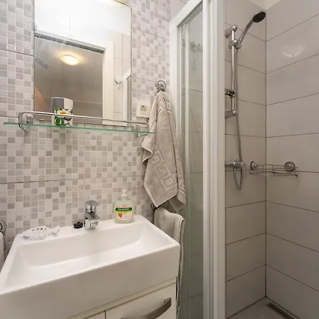 Apartment Markov Rabac