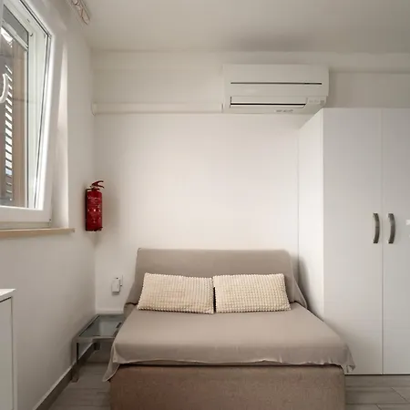 Apartment Markov *