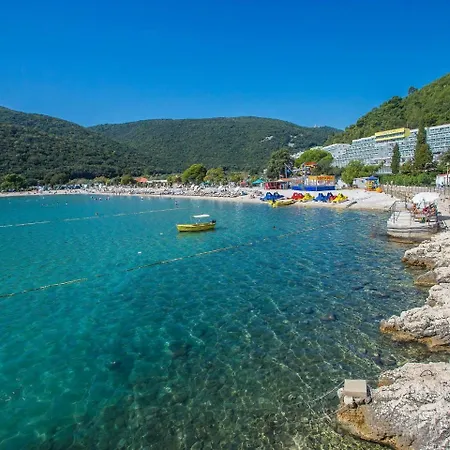 Cozy Apartment On Beach In Rabac 아파트 라벡