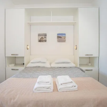 Cozy Apartment On Beach In Rabac 아파트
