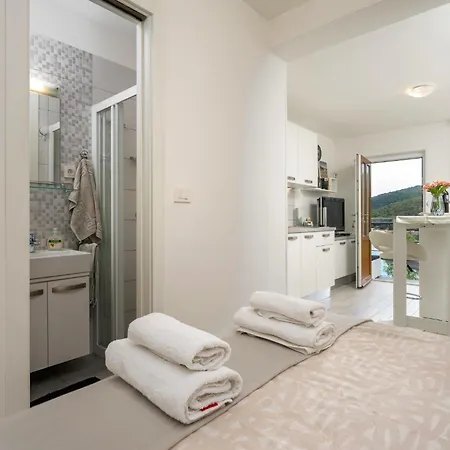 Apartment Markov *