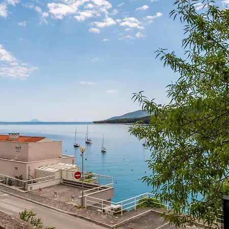 Apartment Markov Rabac